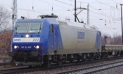 [RAG 222 (185-CL 009) bespannt am 05.02.2004 Zug DGS 80531 von Trier-Ehrang nach Ziltendorf, hier in Berlin-Grnau; Fotograf: Ralf Funcke]